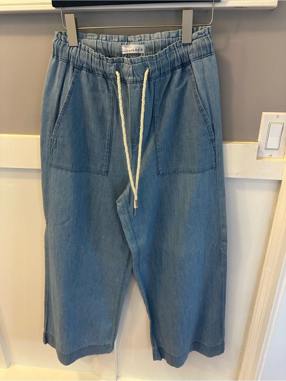 LOFT women’s Light Blue Drawstring Denim pants size XS